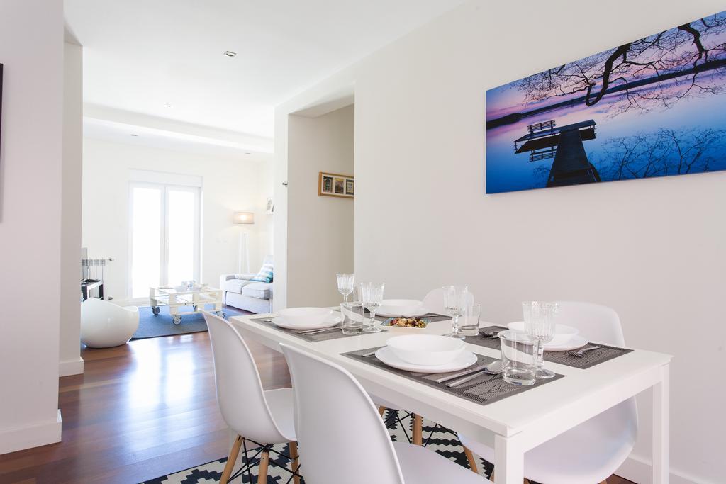 Joivy Joyful 2br Apt With Terrace Nearby Sao Bento Palace Apartment